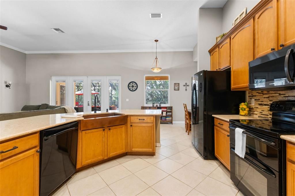 Activo con contrato: $604,900 (4 camas, 3 baños, 2775 Pies cuadrados)