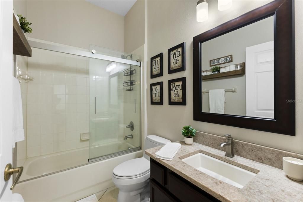 Activo con contrato: $604,900 (4 camas, 3 baños, 2775 Pies cuadrados)