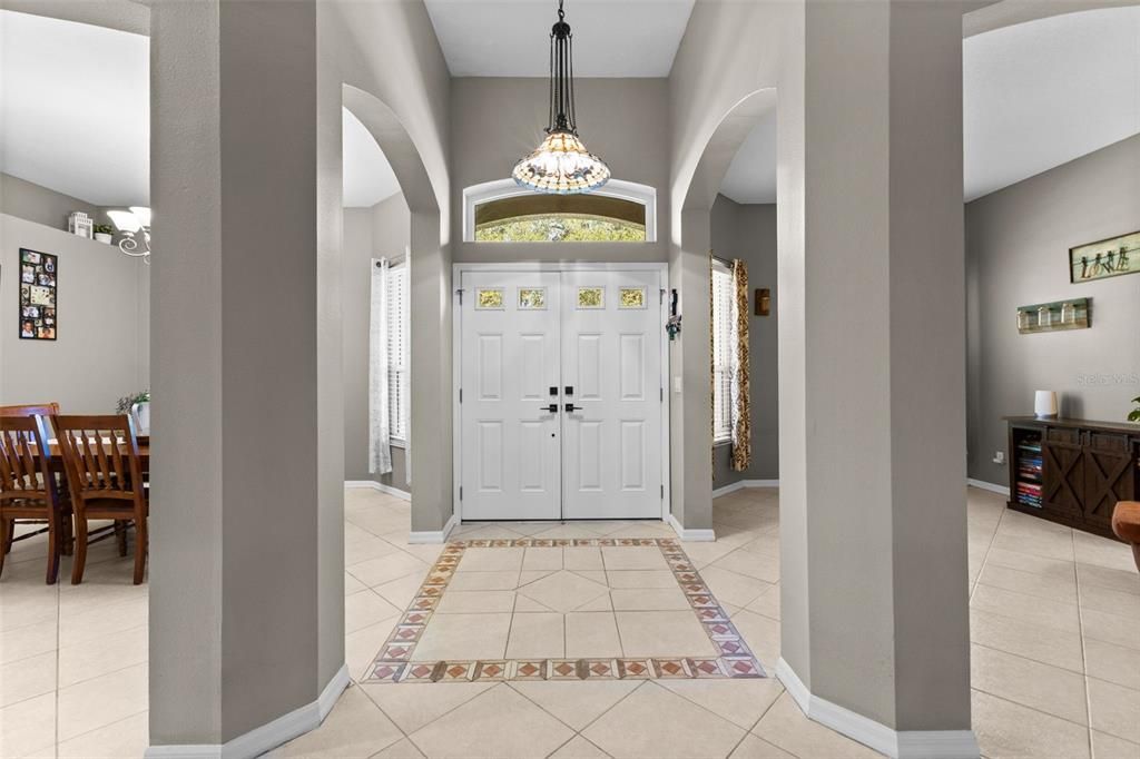 Activo con contrato: $604,900 (4 camas, 3 baños, 2775 Pies cuadrados)