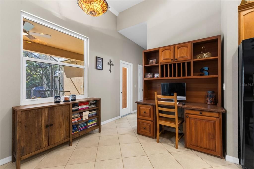 Activo con contrato: $604,900 (4 camas, 3 baños, 2775 Pies cuadrados)