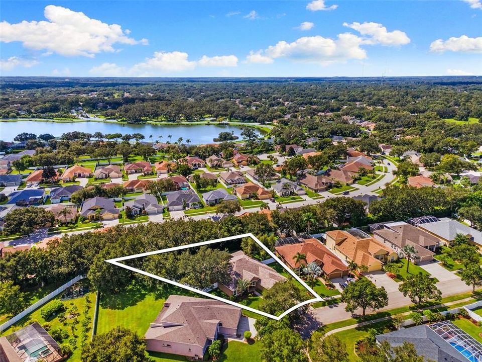 Activo con contrato: $604,900 (4 camas, 3 baños, 2775 Pies cuadrados)