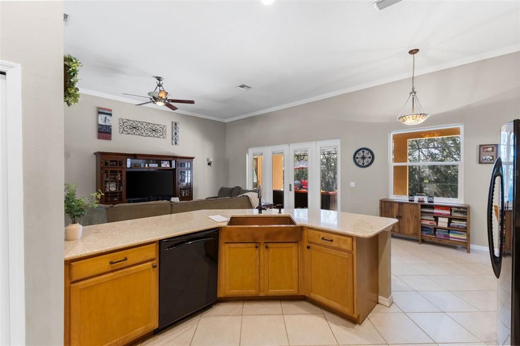 Activo con contrato: $604,900 (4 camas, 3 baños, 2775 Pies cuadrados)