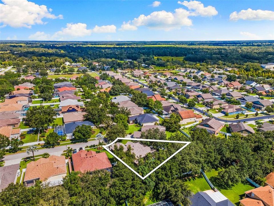 Activo con contrato: $604,900 (4 camas, 3 baños, 2775 Pies cuadrados)