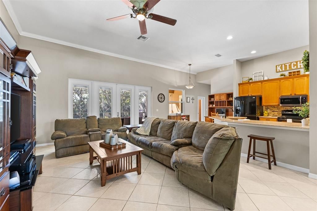 Activo con contrato: $604,900 (4 camas, 3 baños, 2775 Pies cuadrados)