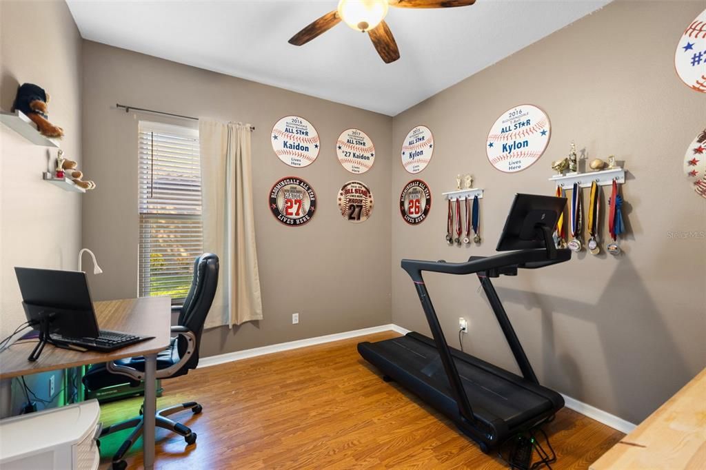 Activo con contrato: $604,900 (4 camas, 3 baños, 2775 Pies cuadrados)