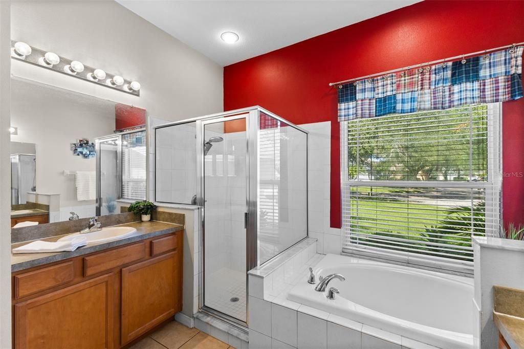 Activo con contrato: $604,900 (4 camas, 3 baños, 2775 Pies cuadrados)