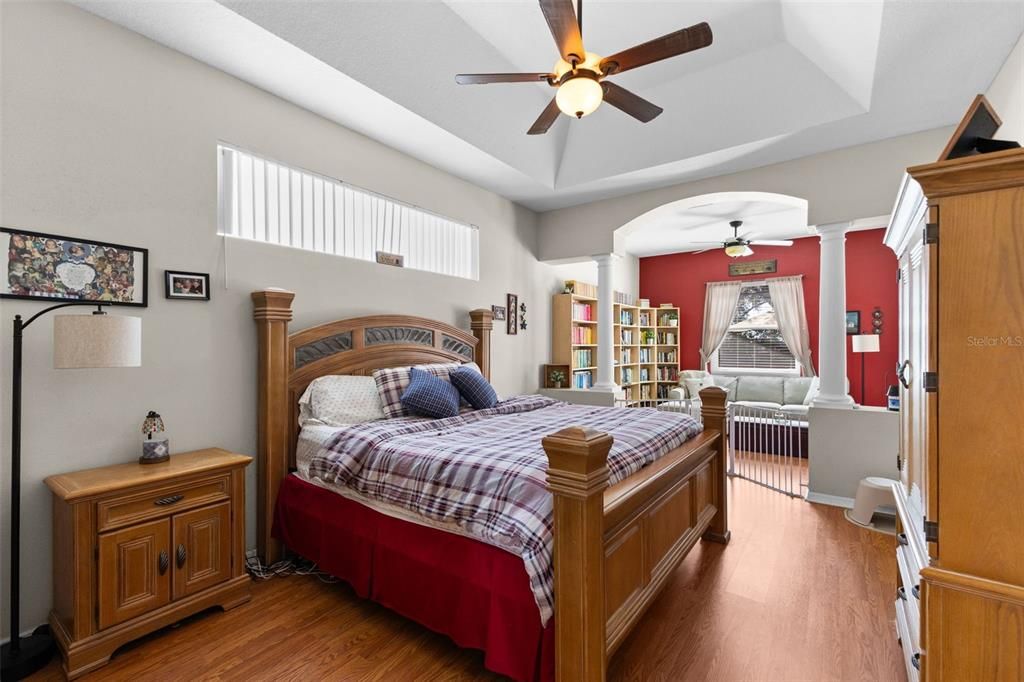 Activo con contrato: $604,900 (4 camas, 3 baños, 2775 Pies cuadrados)