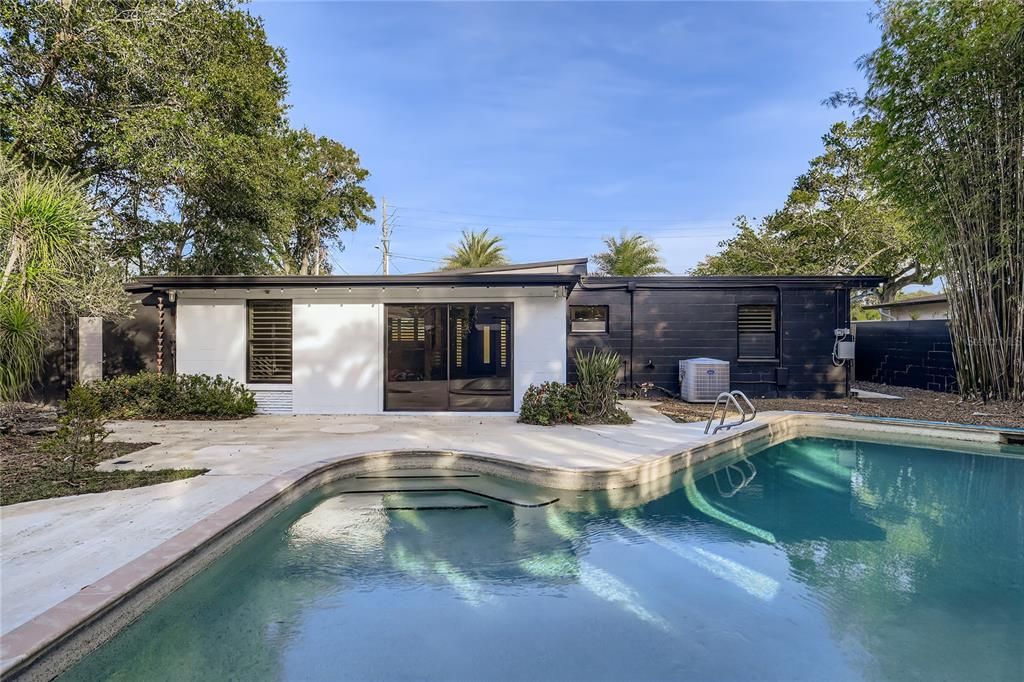 待售: $650,000 (4 贝兹, 2 浴室, 1657 平方英尺)