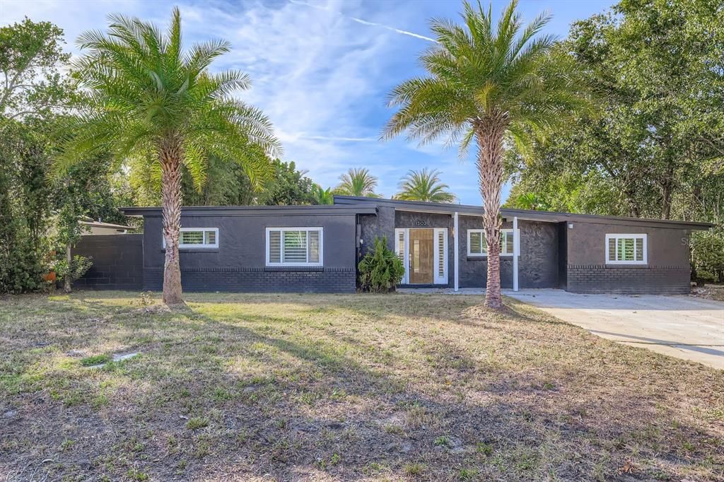 待售: $650,000 (4 贝兹, 2 浴室, 1657 平方英尺)