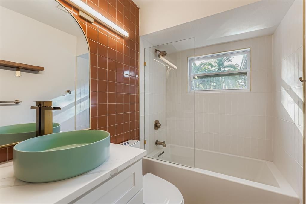 待售: $650,000 (4 贝兹, 2 浴室, 1657 平方英尺)