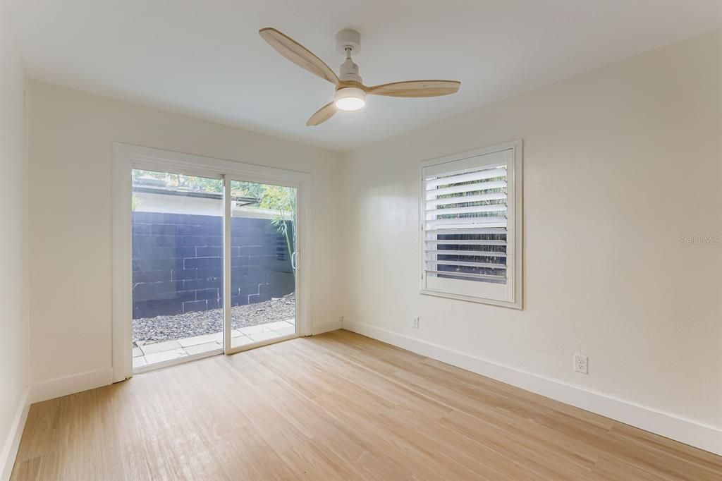 待售: $650,000 (4 贝兹, 2 浴室, 1657 平方英尺)