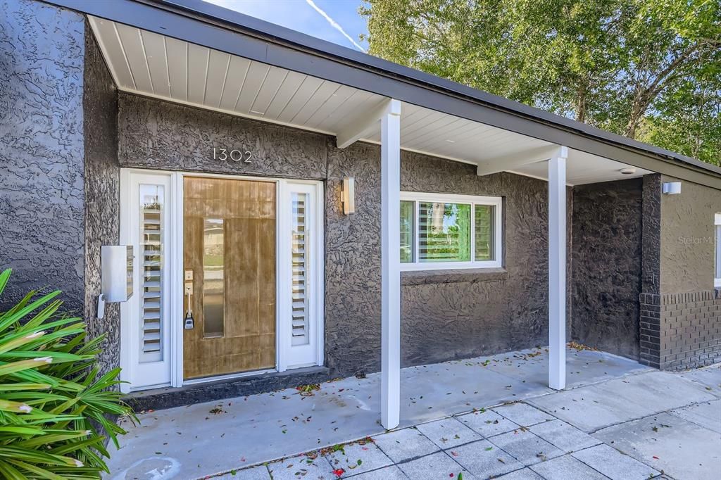 待售: $650,000 (4 贝兹, 2 浴室, 1657 平方英尺)