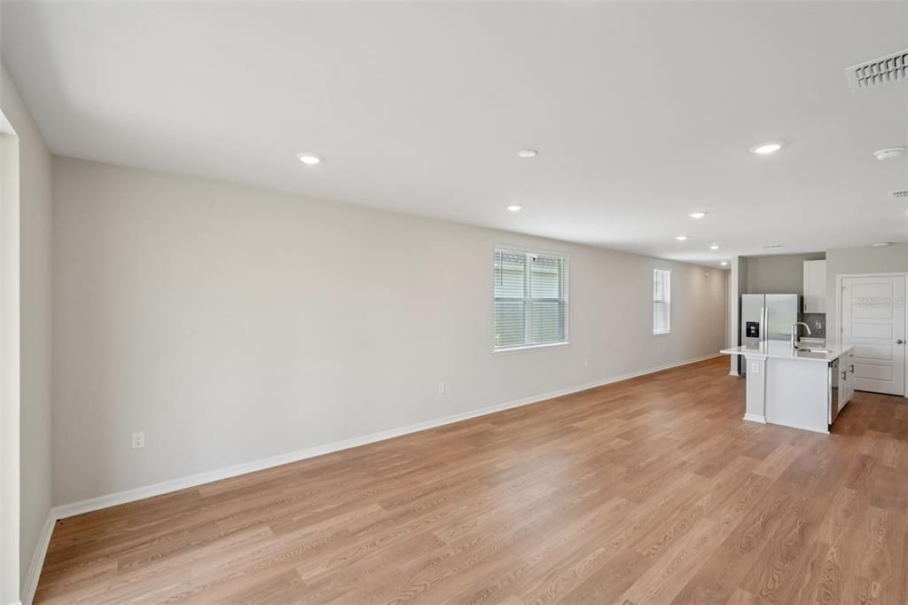 Active With Contract: $314,995 (4 beds, 2 baths, 1687 Square Feet)