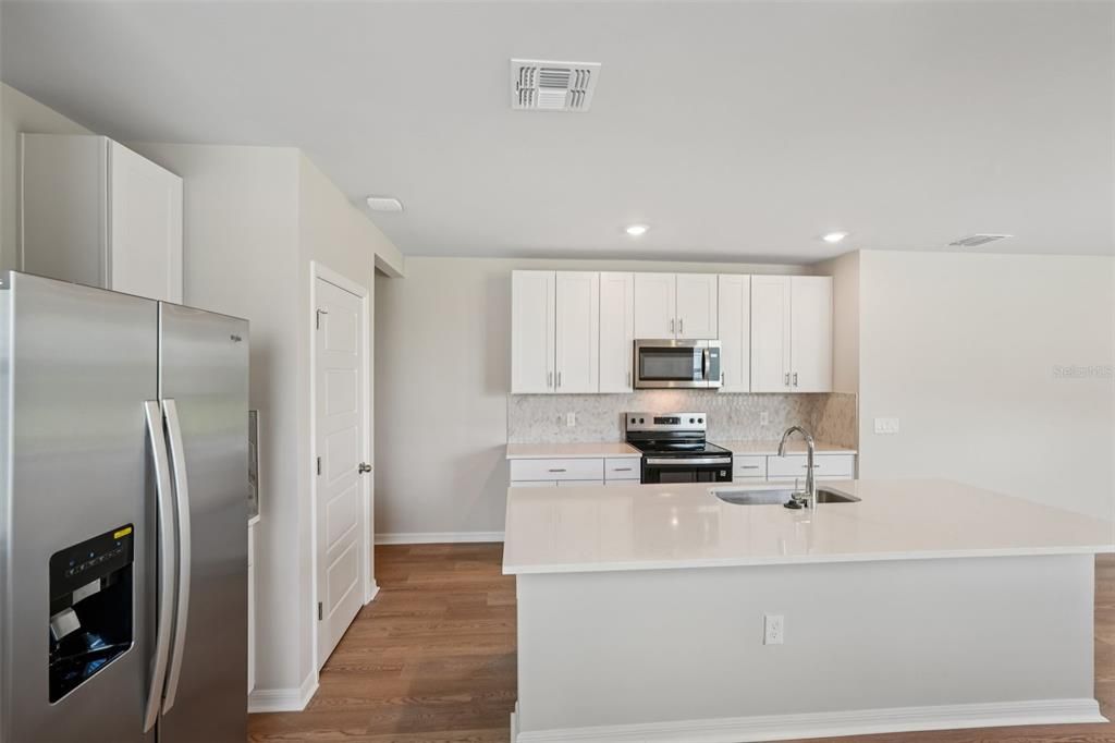 Active With Contract: $314,995 (4 beds, 2 baths, 1687 Square Feet)
