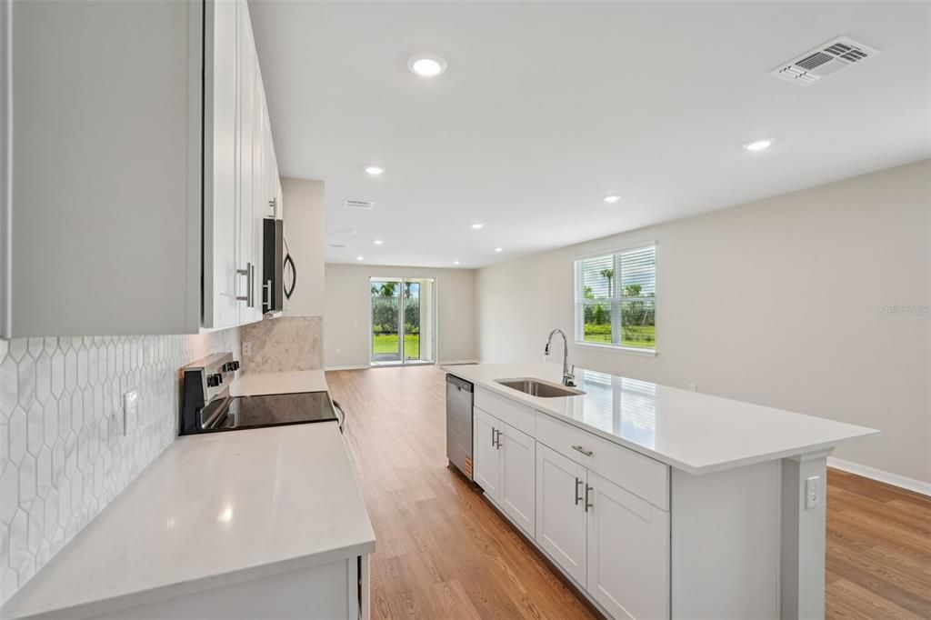 Active With Contract: $314,995 (4 beds, 2 baths, 1687 Square Feet)