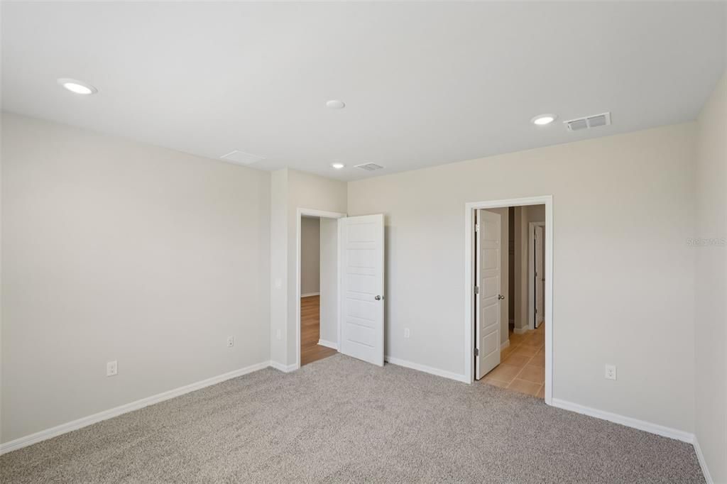 Active With Contract: $314,995 (4 beds, 2 baths, 1687 Square Feet)