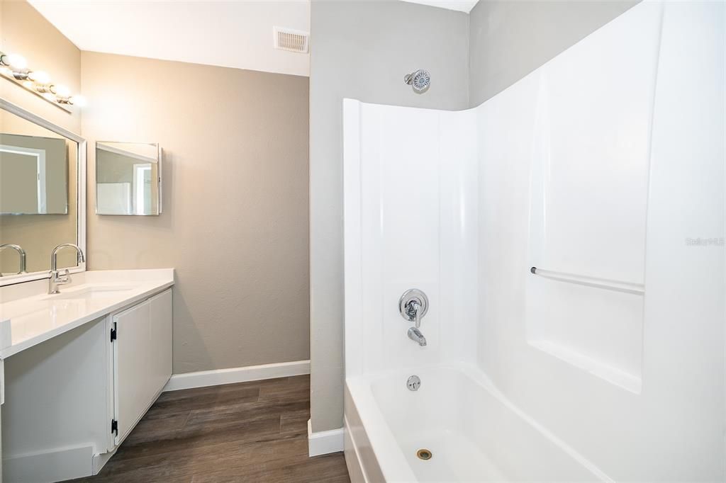 待售: $289,900 (3 贝兹, 2 浴室, 1142 平方英尺)