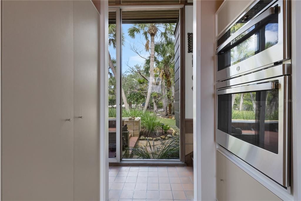 待售: $4,995,000 (5 贝兹, 3 浴室, 2658 平方英尺)