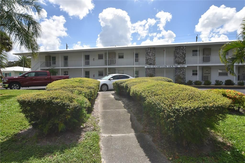 Recently Sold: $64,000 (1 beds, 1 baths, 715 Square Feet)