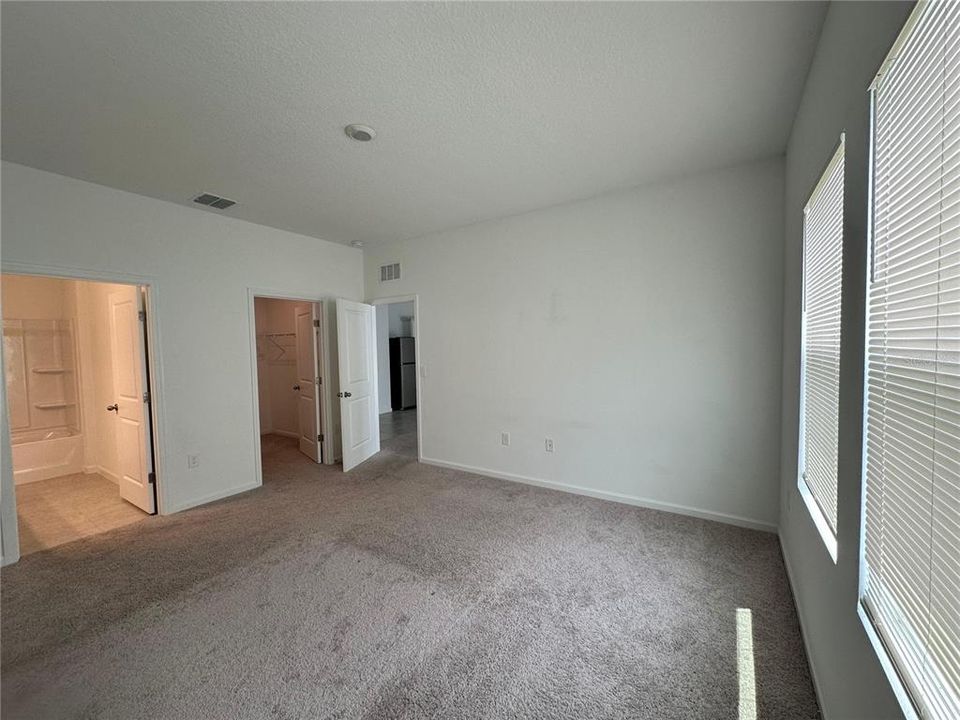 待售: $296,000 (3 贝兹, 2 浴室, 1589 平方英尺)