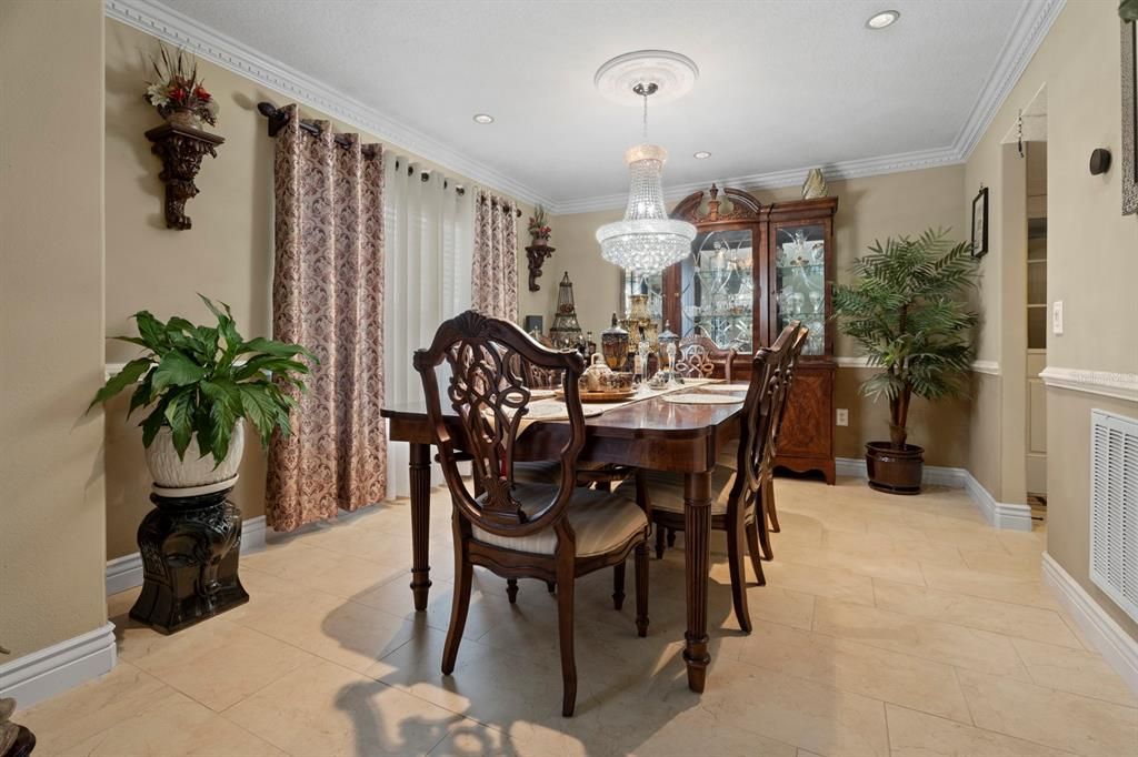 На продажу: $705,000 (5 спален, 2 ванн, 2979 Квадратных фут)