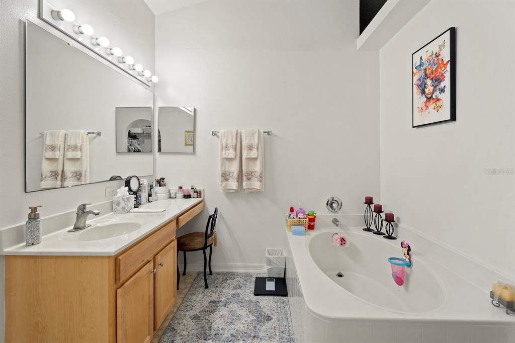 На продажу: $705,000 (5 спален, 2 ванн, 2979 Квадратных фут)