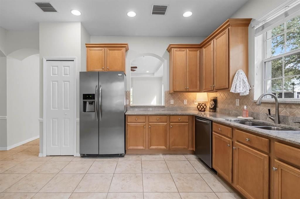 Activo con contrato: $290,000 (2 camas, 2 baños, 1546 Pies cuadrados)