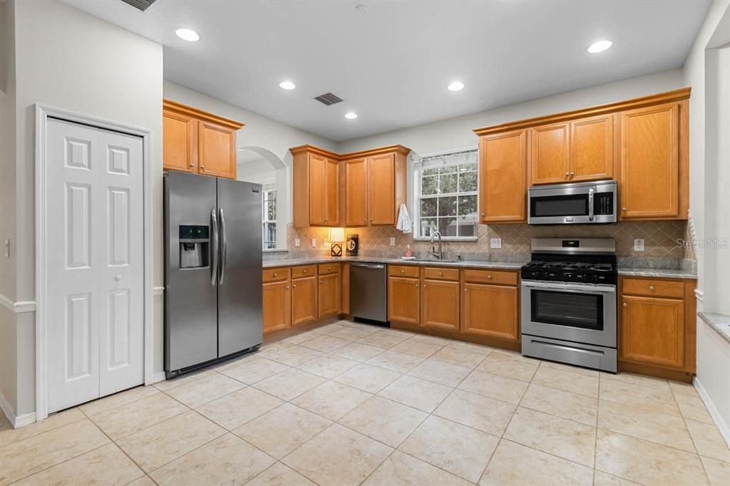 Activo con contrato: $290,000 (2 camas, 2 baños, 1546 Pies cuadrados)