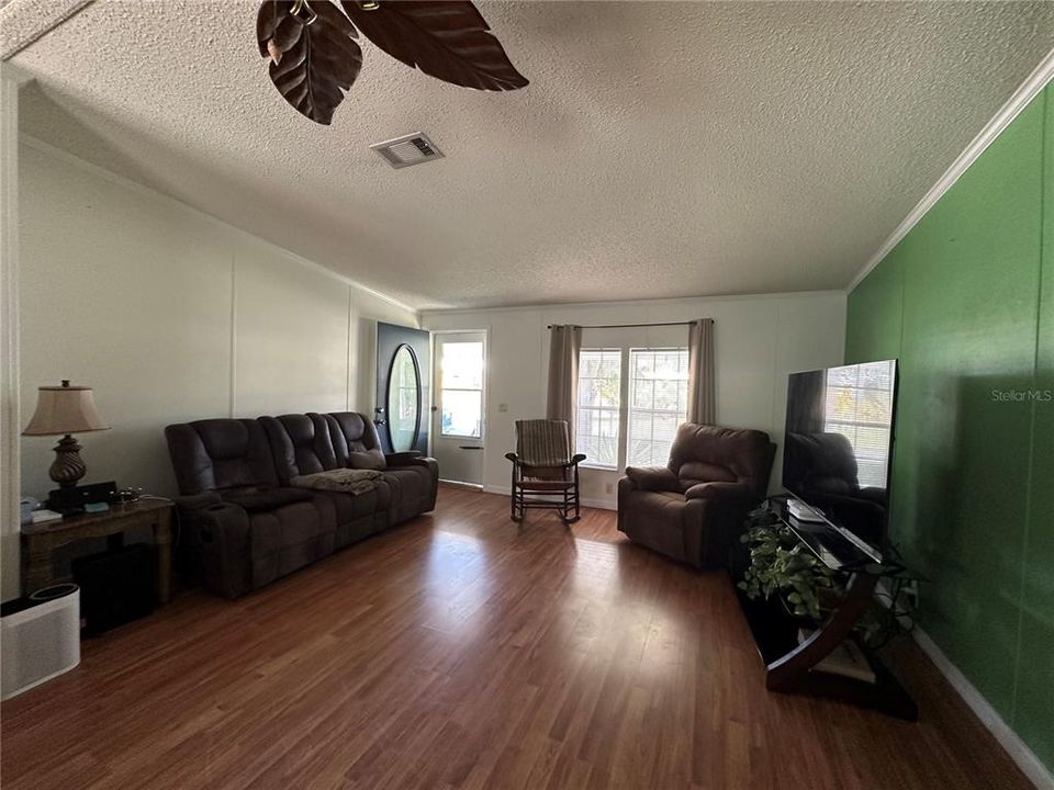 На продажу: $359,000 (3 спален, 2 ванн, 1512 Квадратных фут)