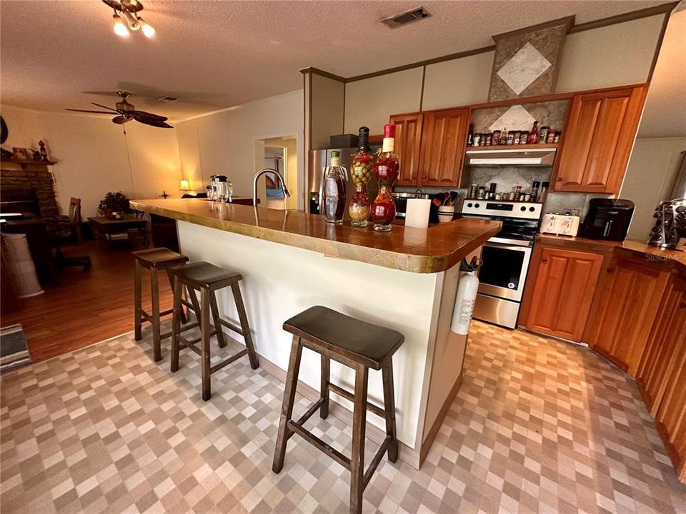 На продажу: $359,000 (3 спален, 2 ванн, 1512 Квадратных фут)