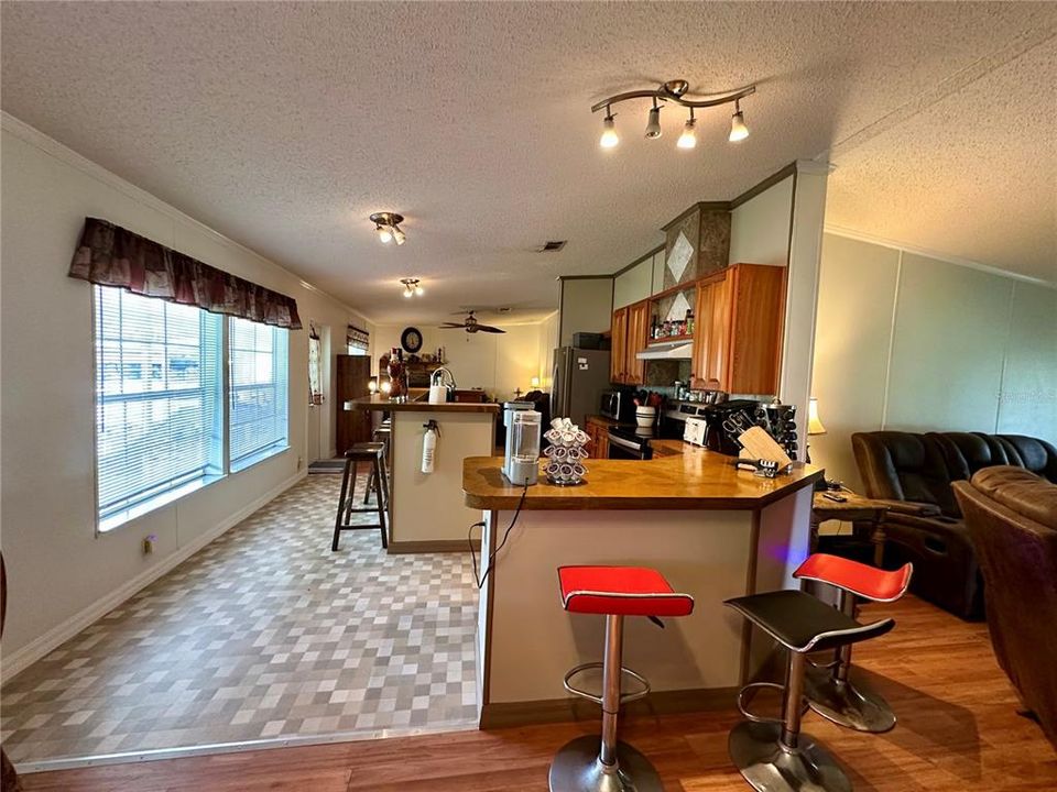 На продажу: $359,000 (3 спален, 2 ванн, 1512 Квадратных фут)