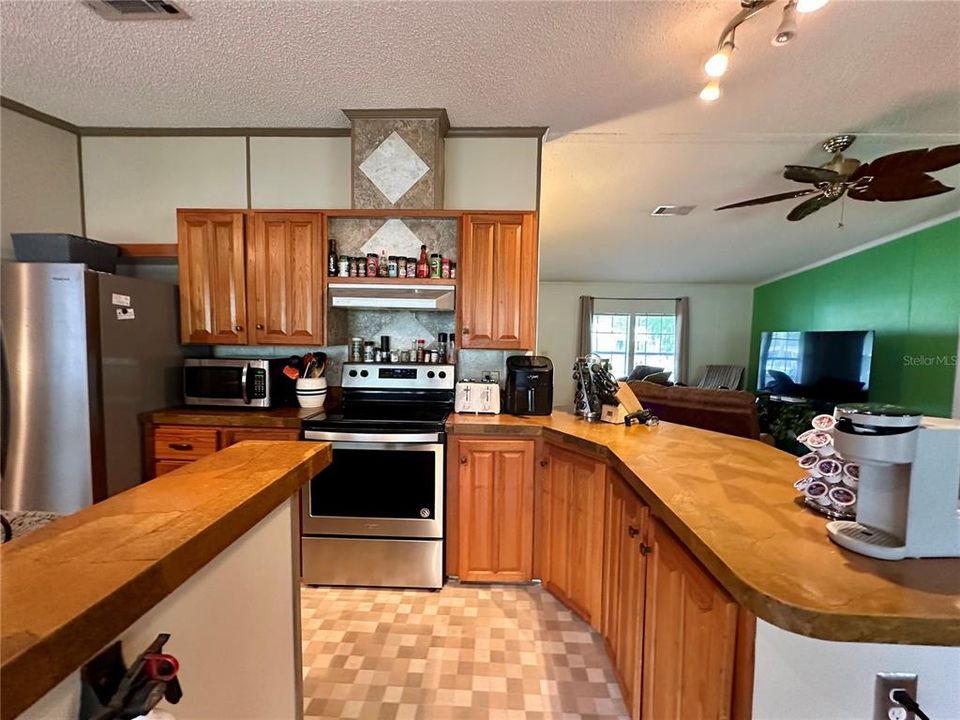 На продажу: $359,000 (3 спален, 2 ванн, 1512 Квадратных фут)