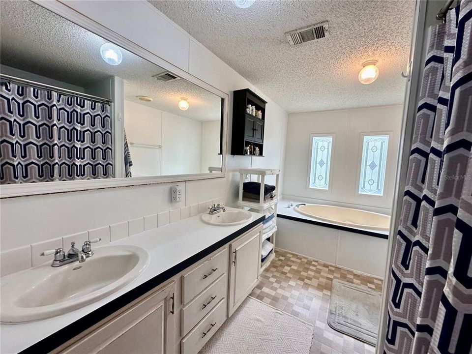 На продажу: $359,000 (3 спален, 2 ванн, 1512 Квадратных фут)