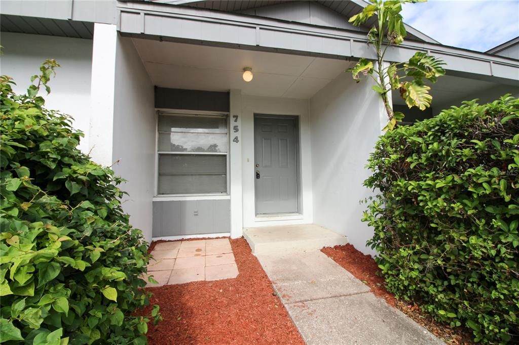 For Rent: $1,600 (2 beds, 2 baths, 982 Square Feet)