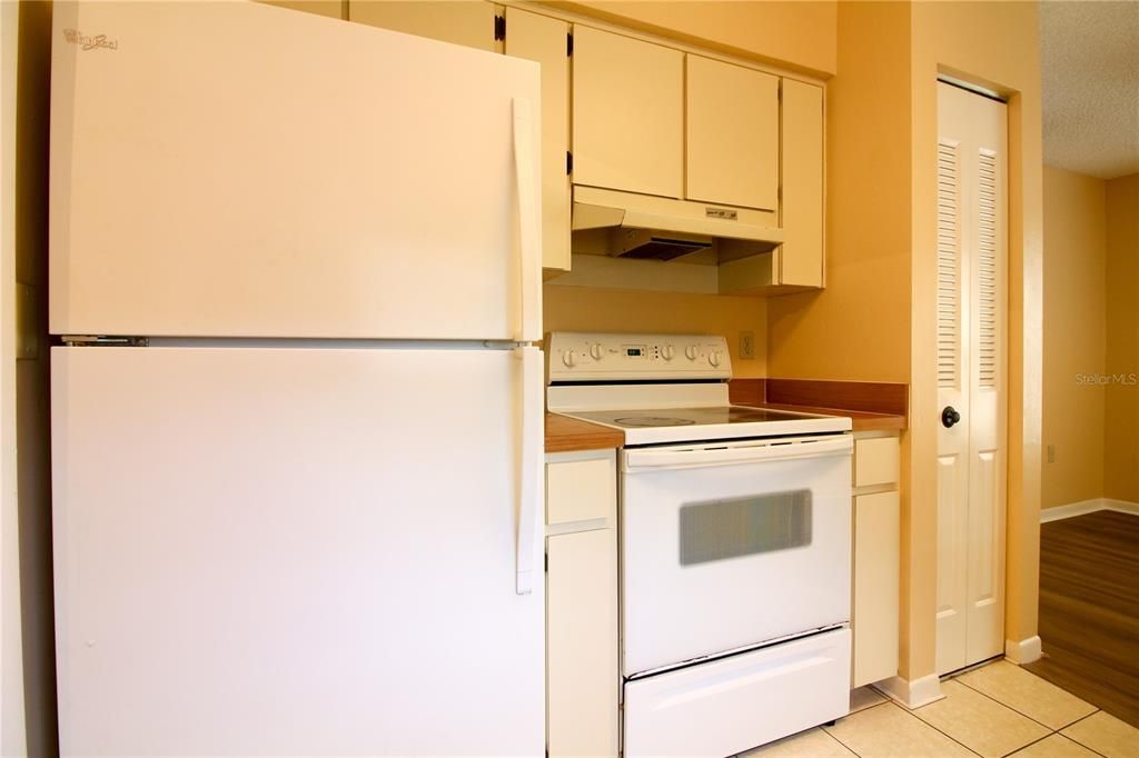 For Rent: $1,600 (2 beds, 2 baths, 982 Square Feet)