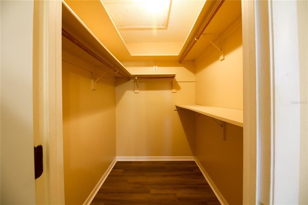 For Rent: $1,600 (2 beds, 2 baths, 982 Square Feet)