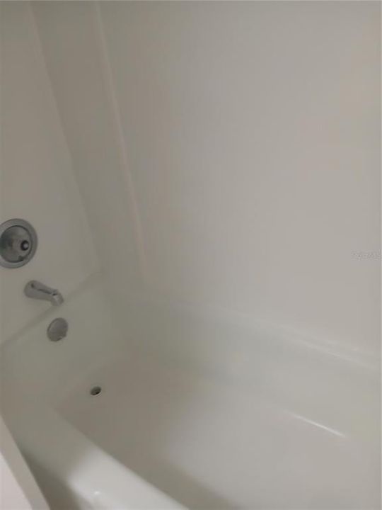 For Rent: $1,200 (1 beds, 1 baths, 704 Square Feet)