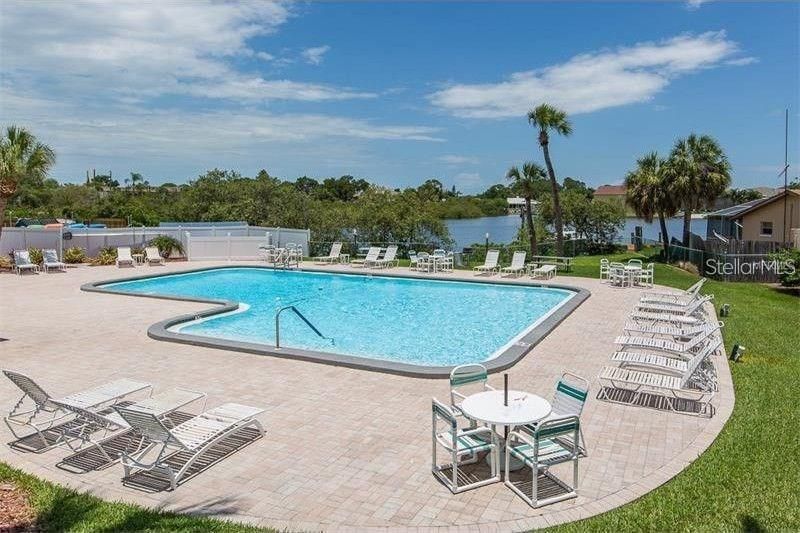 For Rent: $1,200 (1 beds, 1 baths, 704 Square Feet)