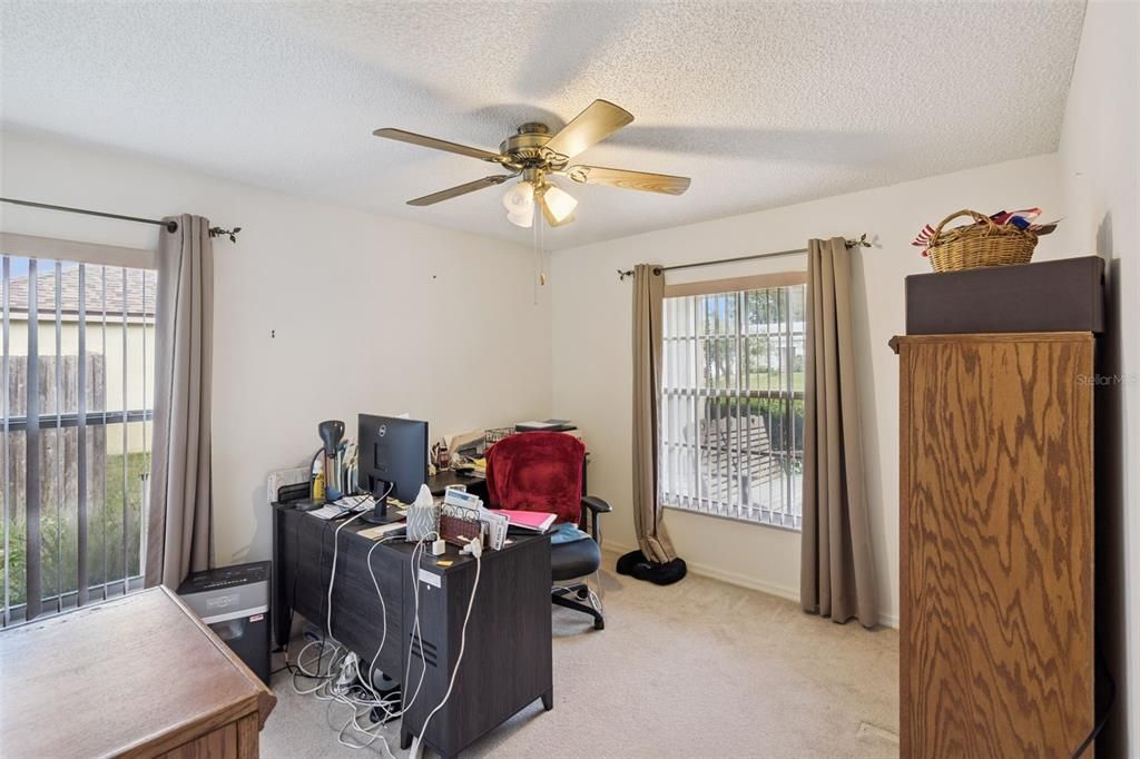 Под контрактом: $379,000 (3 спален, 2 ванн, 1726 Квадратных фут)