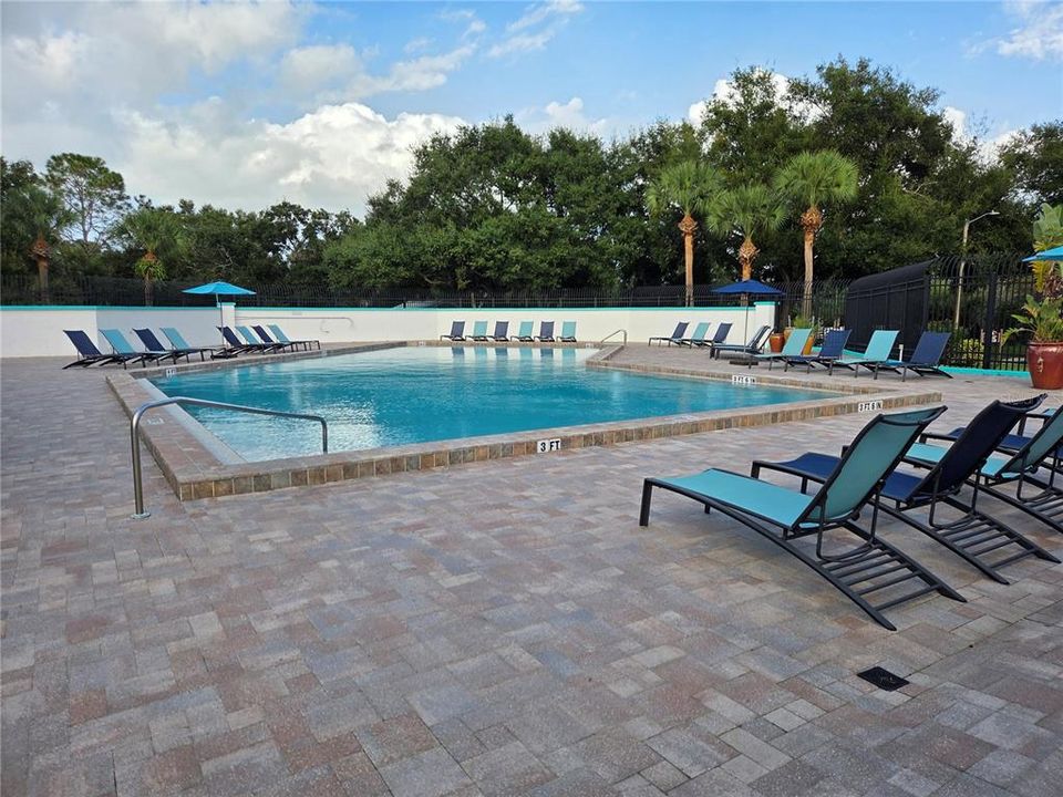 Под контрактом: $379,000 (3 спален, 2 ванн, 1726 Квадратных фут)