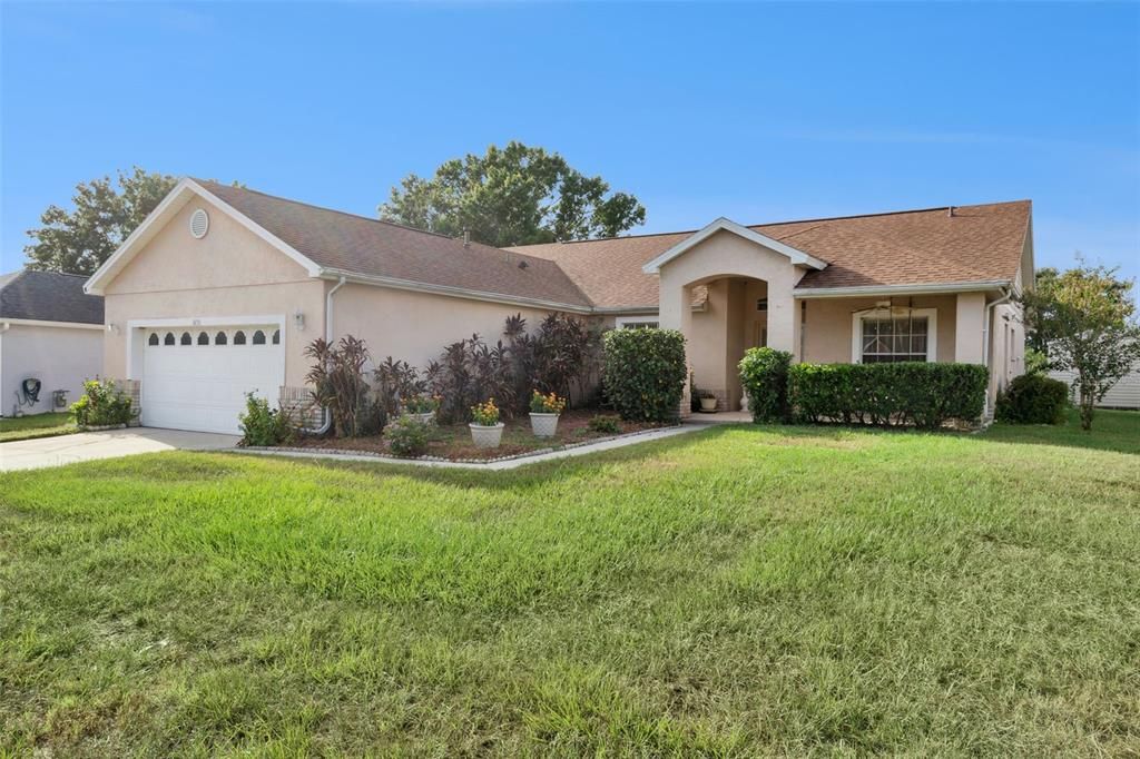 Под контрактом: $379,000 (3 спален, 2 ванн, 1726 Квадратных фут)