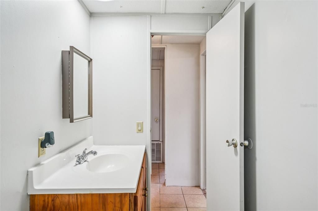 待售: $295,000 (3 贝兹, 2 浴室, 1196 平方英尺)