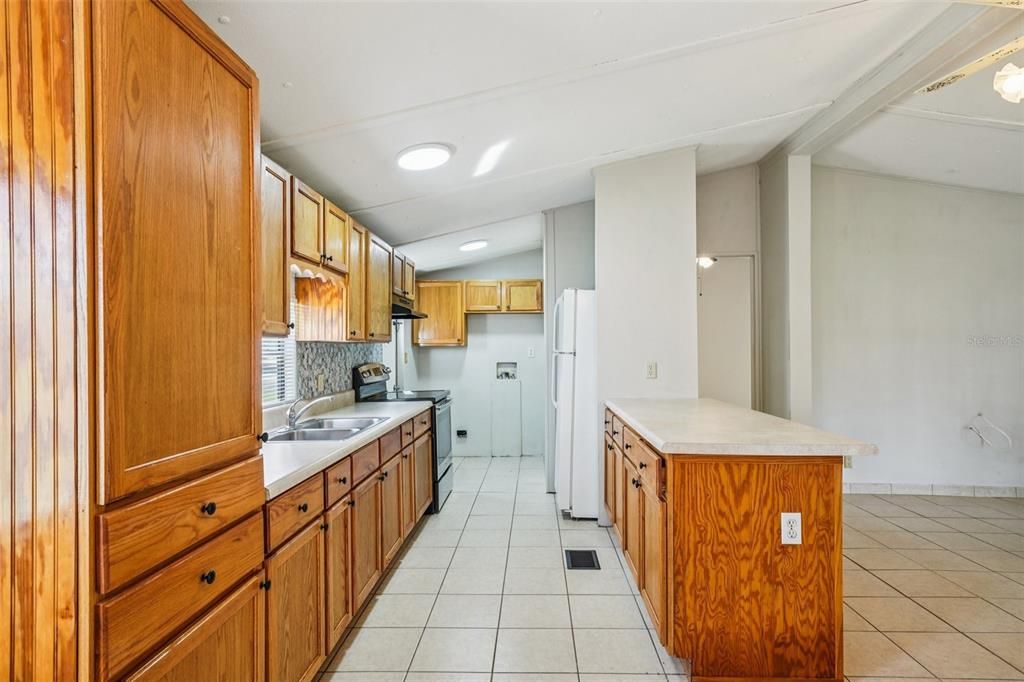 待售: $295,000 (3 贝兹, 2 浴室, 1196 平方英尺)