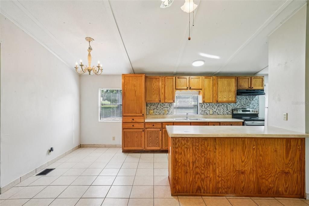 待售: $295,000 (3 贝兹, 2 浴室, 1196 平方英尺)