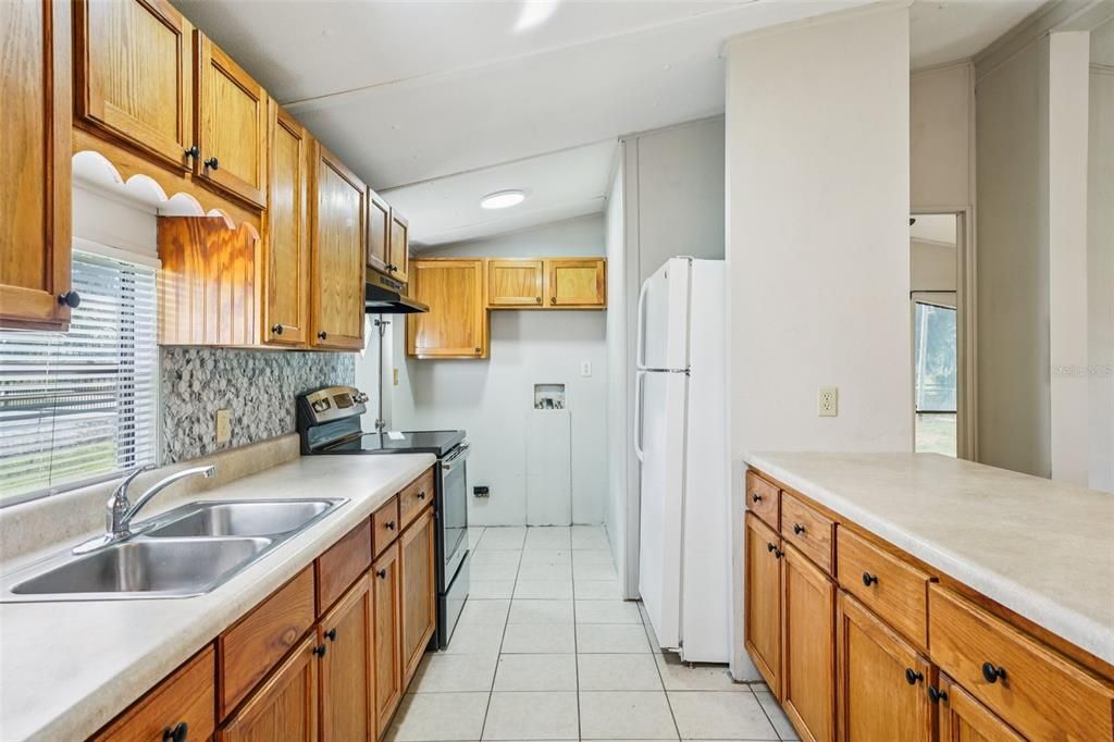 待售: $295,000 (3 贝兹, 2 浴室, 1196 平方英尺)