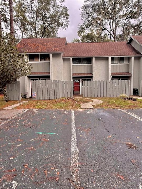 For Rent: $1,400 (2 beds, 1 baths, 938 Square Feet)