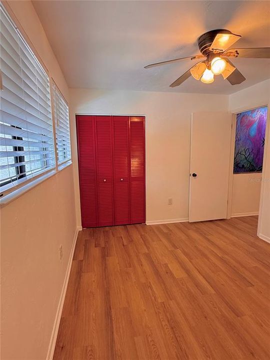 For Rent: $1,400 (2 beds, 1 baths, 938 Square Feet)