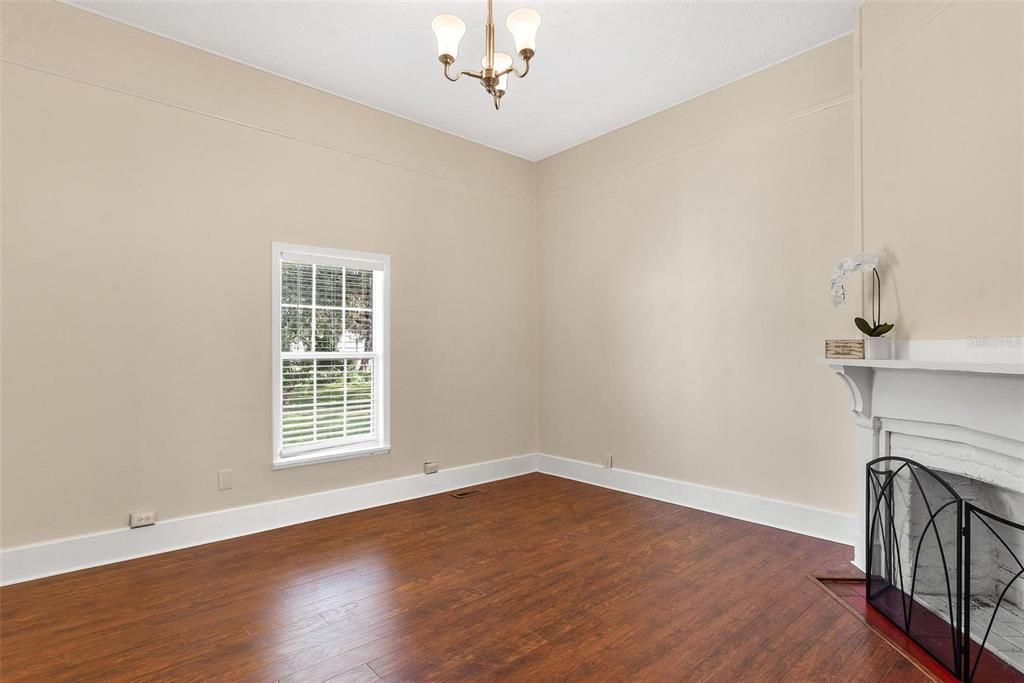 For Sale: $325,000 (3 beds, 2 baths, 1532 Square Feet)