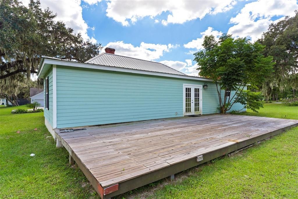 For Sale: $325,000 (3 beds, 2 baths, 1532 Square Feet)