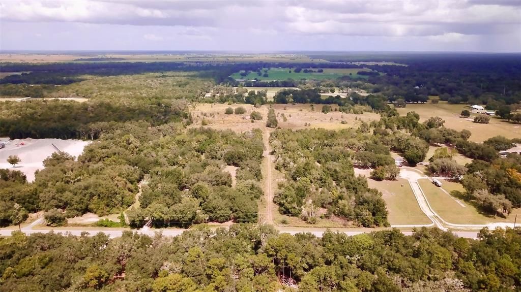 待售: $900,000 (41.81 acres)